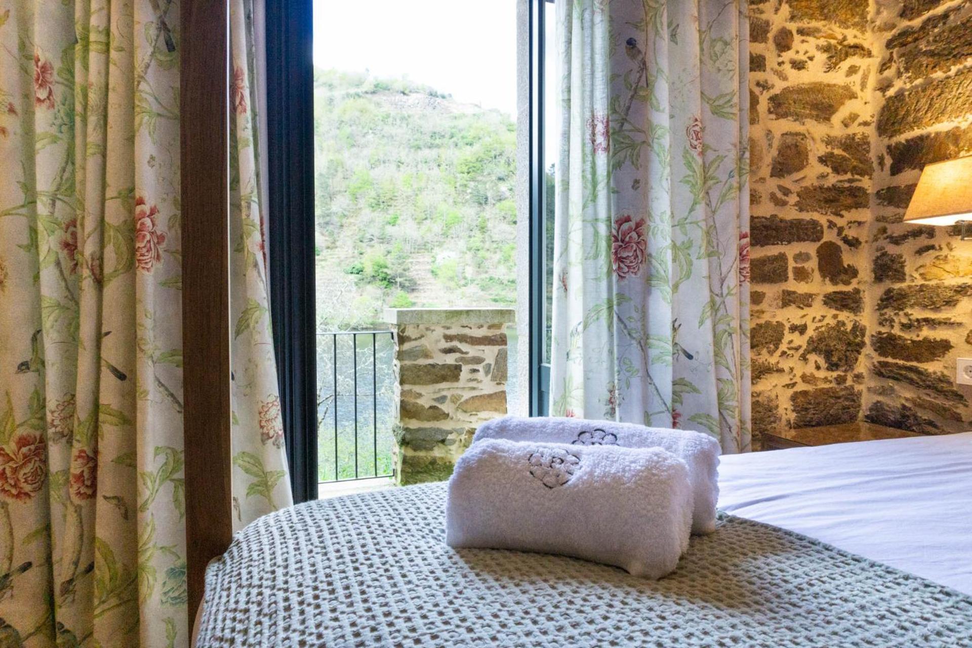 Appartamento Ribeira Sacra A Orilla Rio Mino Casas Do Pincelo Esterno foto